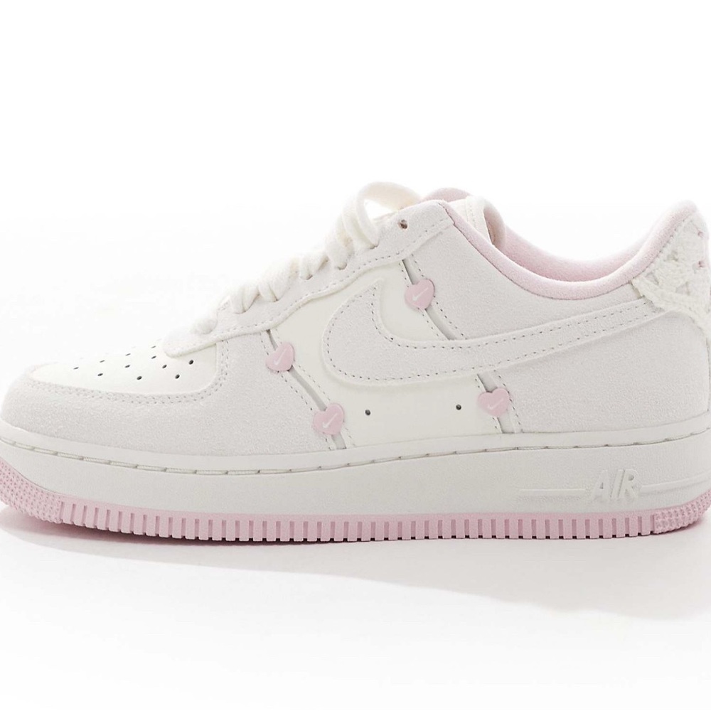 WOMEN'S NIKE AIR FORCE 1 '07 LX 'VALENTINE'S DAY'